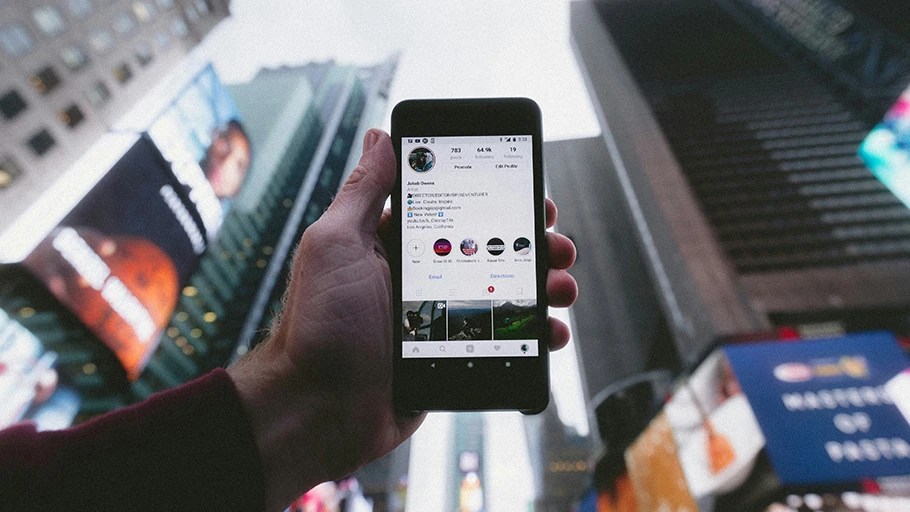 Anuncios contextuales en móvil